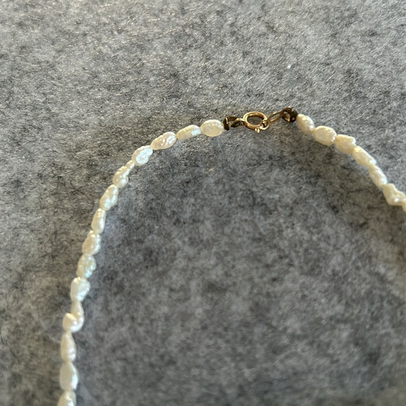 Pearl Necklace - Picture 4 of 4